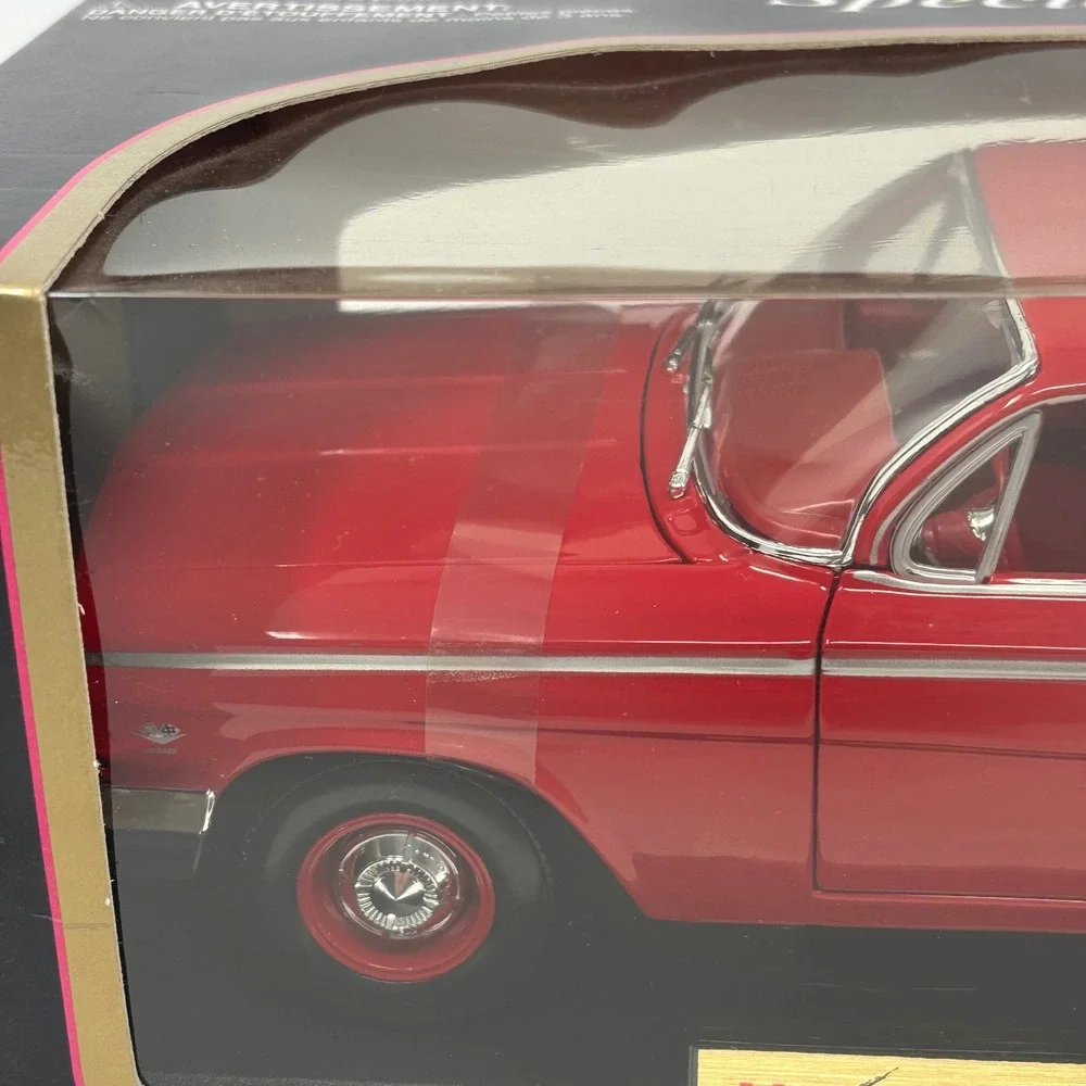 1962 Chevrolet Bel Air Red 1:18 Maisto Special Edition Diecast Open Box